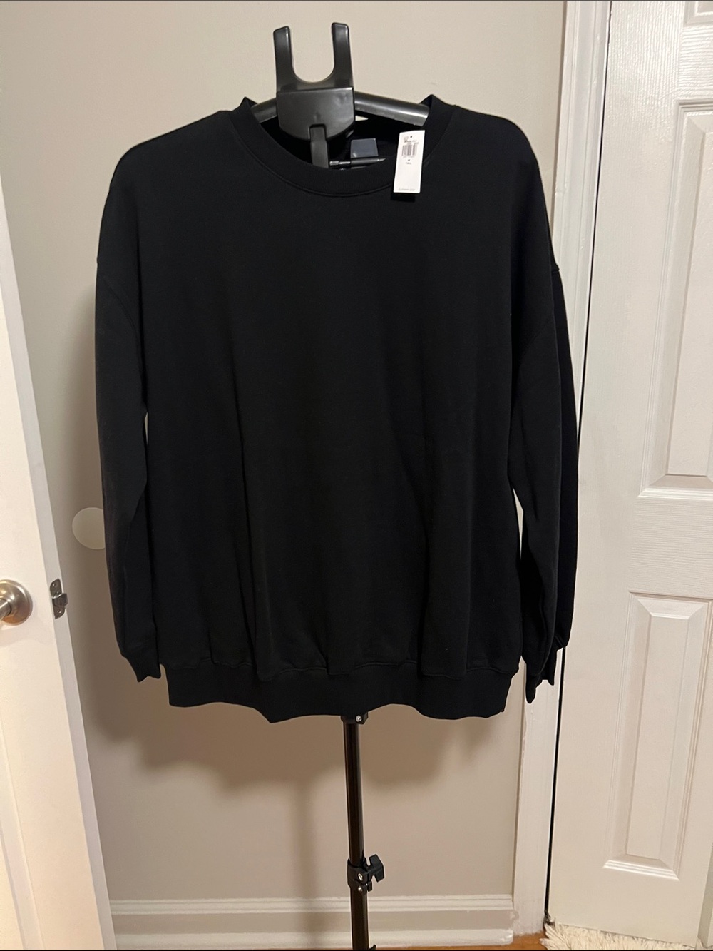 Old Navy Black Crewneck Pullover Sweater